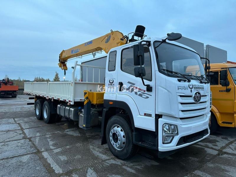 Автомобиль FAW JK6 CA1250 с КМУ XCMG SQS 300-4
