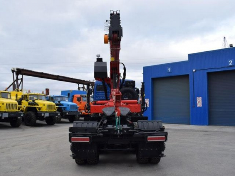 65225-6141-53 Тягач КАМАЗ